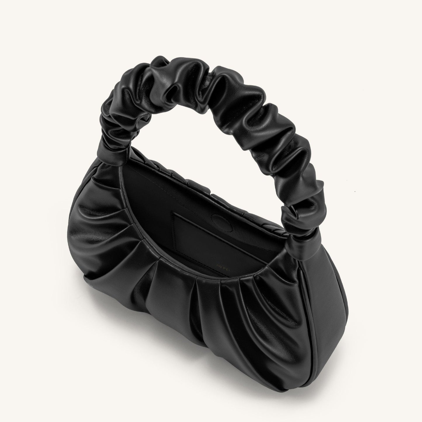 BOLSO FRUNCIDO I Piel negro