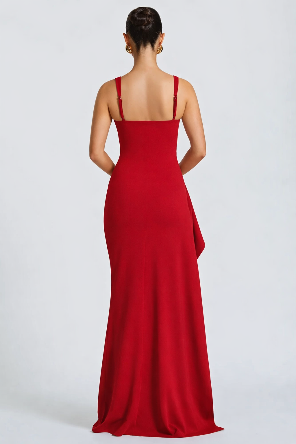 VESTIDO LARGO SATINADO CON ESCOTE CUADRADO Y ABERTURA