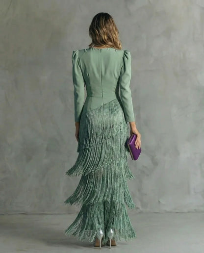 Clara | Vestido elegante con mangas de flecos