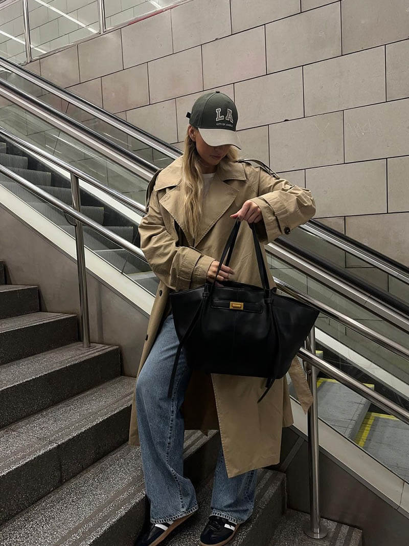 BOLSO SHOPPER ESTRUCTURADO CON DETALLE METÁLICO